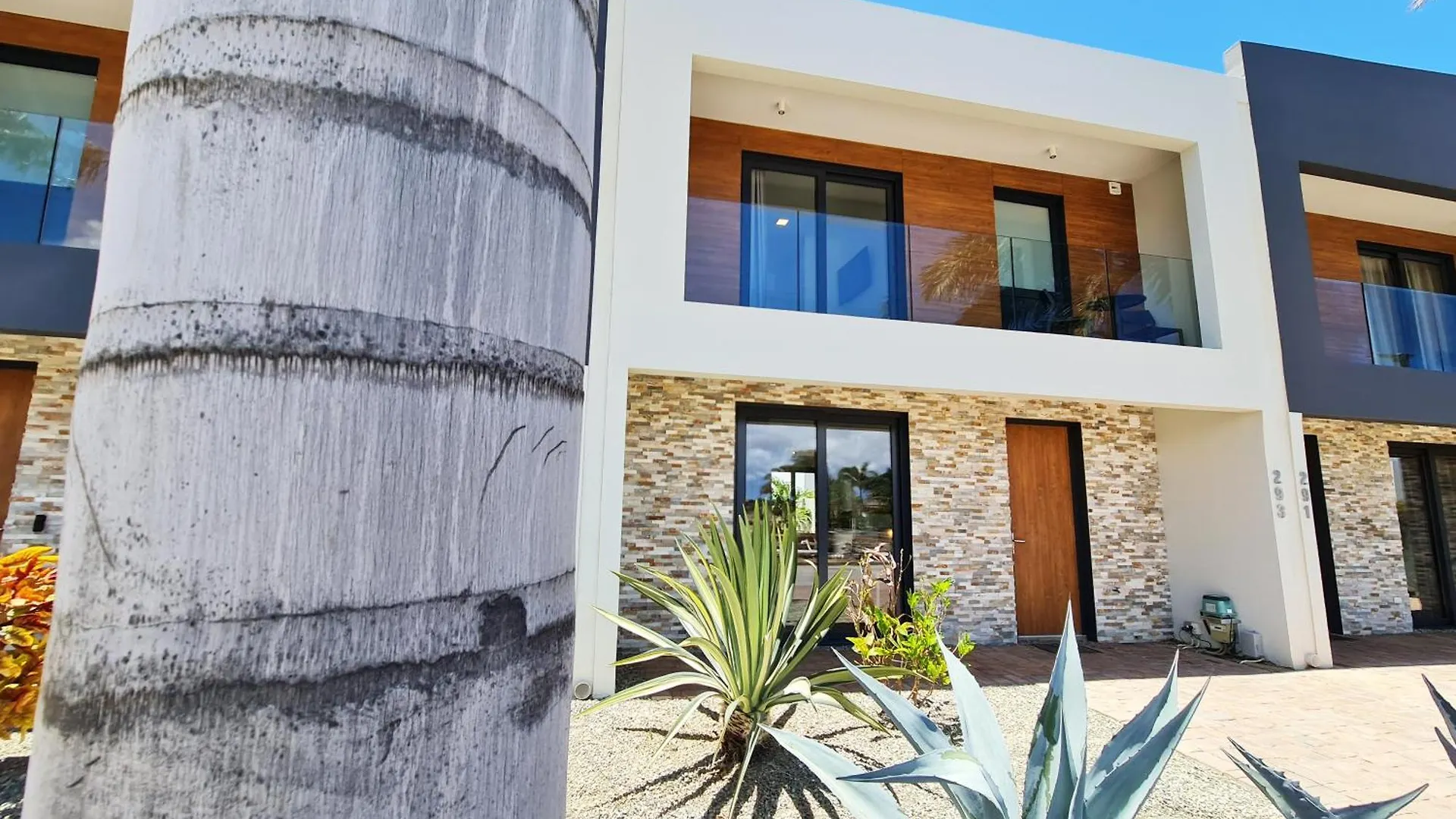 Tuscany Residence Aruba Palm Beach Villa