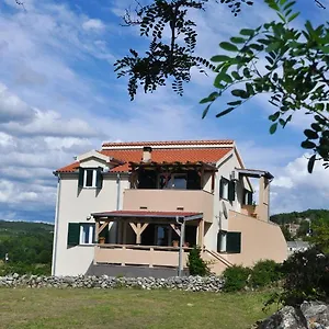 https://apartmani-carnizza.hotelinzadar.com